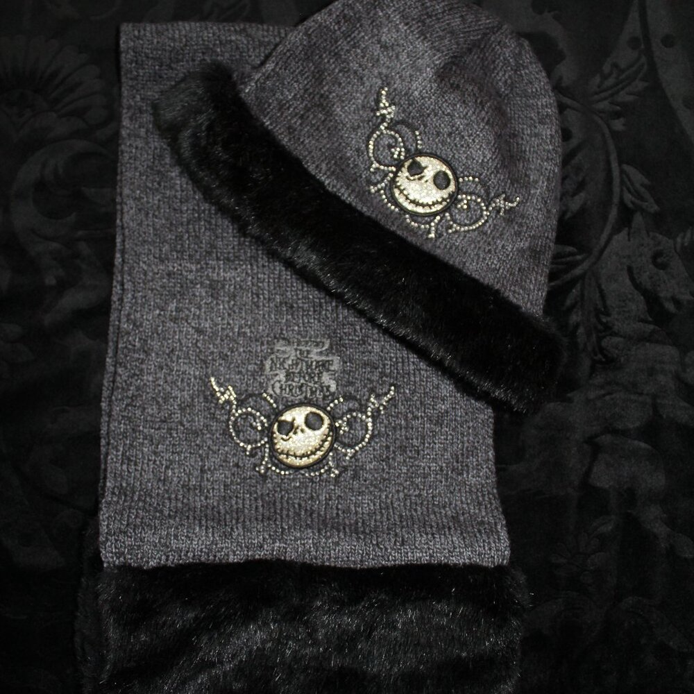 *Nightmare Before Christmas* NWOT Hat & Scarf set featuring Jack!